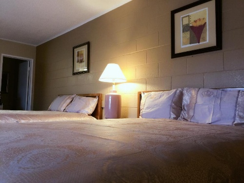 Royal Inn and Suites image 19